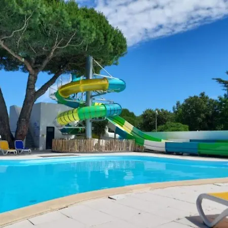 Mobil-home Avec Terrasse A - Api-1-52-917 Camping Saint-Hilaire-de-Riez