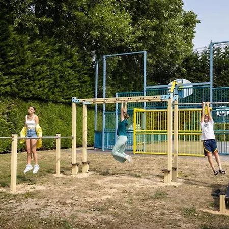 Campingplatz Mobil-home Avec Terrasse A - Api-1-52-917 Saint-Hilaire-de-Riez