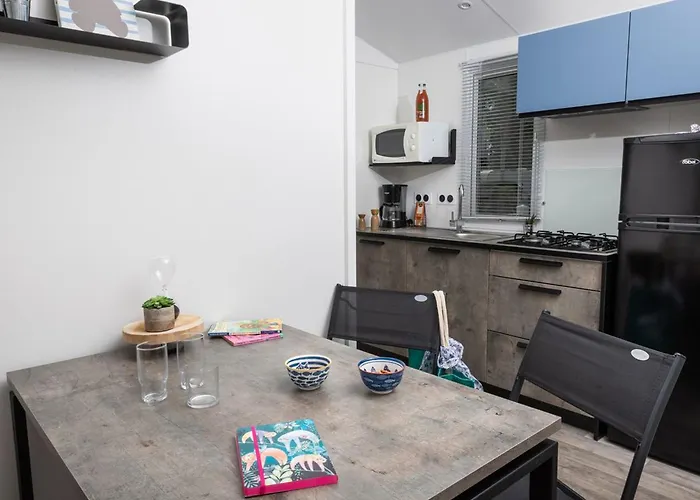 Mobil-home Avec Terrasse A - Api-1-52-917 * Saint-Hilaire-de-Riez