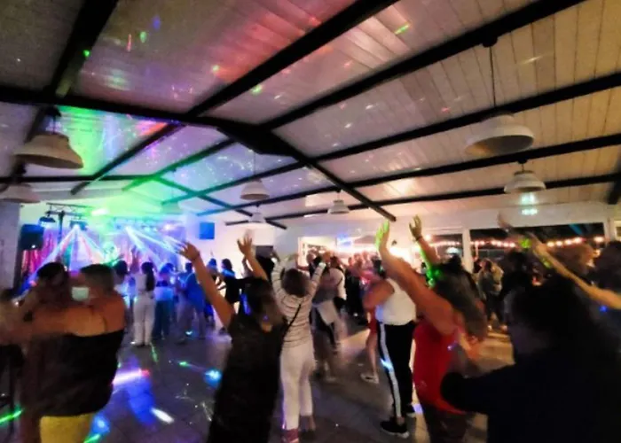 Campingplatz Mobil-home Avec Terrasse A - Api-1-52-917 Saint-Hilaire-de-Riez