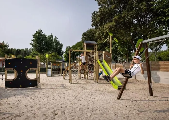 Campingplatz Mobil-home Avec Terrasse A - Api-1-52-917 Saint-Hilaire-de-Riez