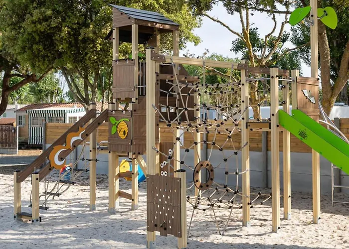 Campingplatz Mobil-home Avec Terrasse A - Api-1-52-917 Saint-Hilaire-de-Riez