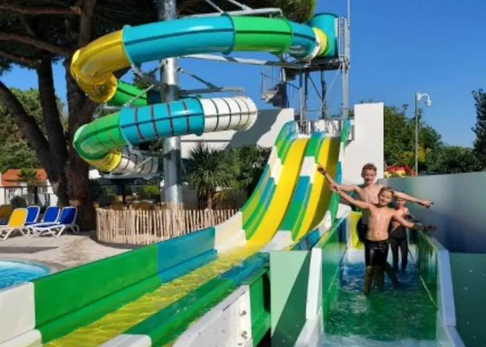 Mobil-home Avec Terrasse A - Api-1-52-917 * Saint-Hilaire-de-Riez